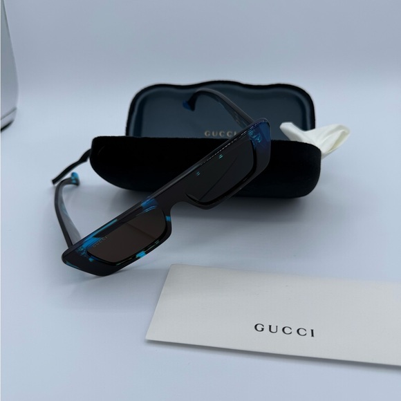 Gucci Black and Blue Rectangular Sunglasses - Picture 1 of 6